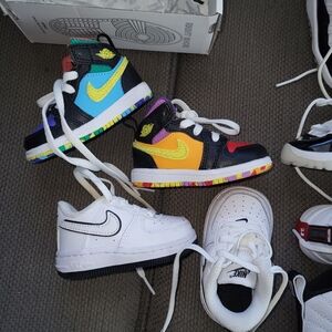 Kids size 4c shoes